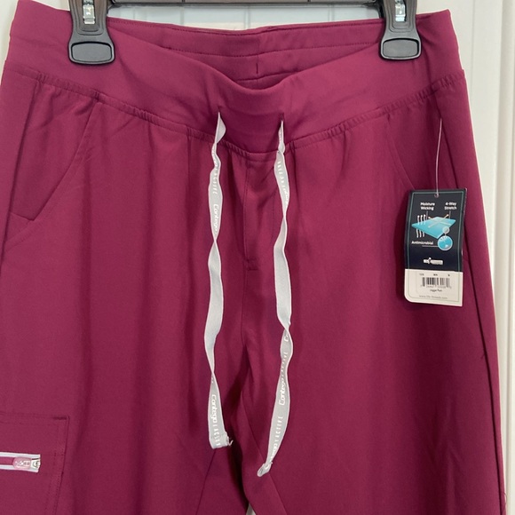 Nurse Scrub Set - Picture 8 of 11